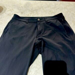 Men’s Lulu lemon slim fit commission trouser. Navy blue size 30.  30x32